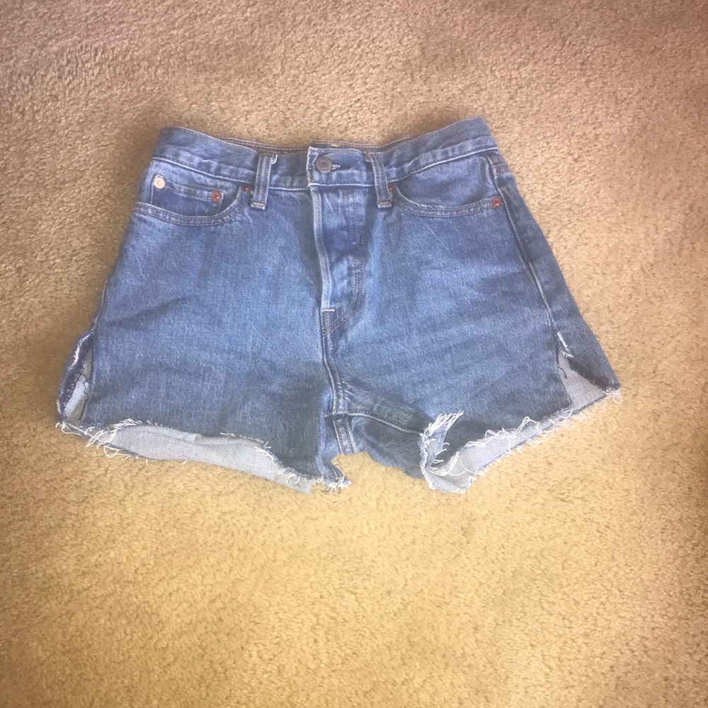 Levi Cut off Shorts